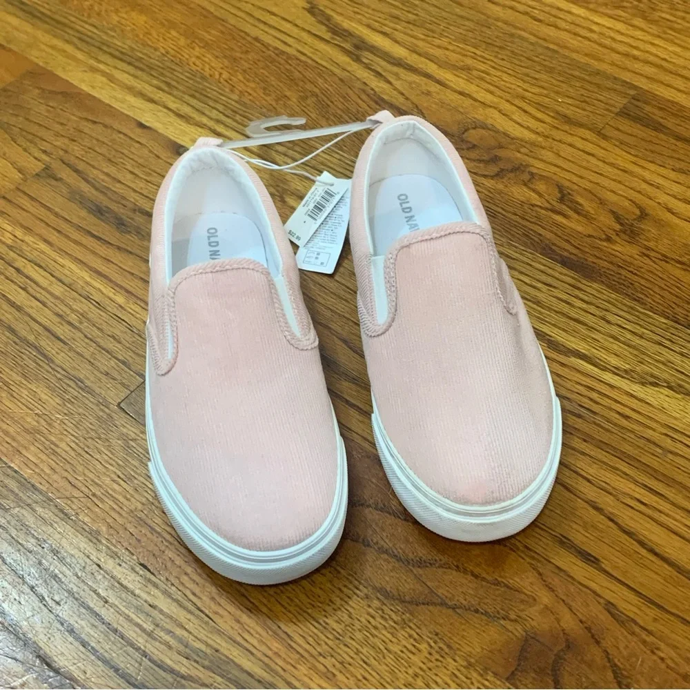 Old Navy Chambray Slip-On Sneaker Shoes NWT Girls Size 4 Smoke Free Home